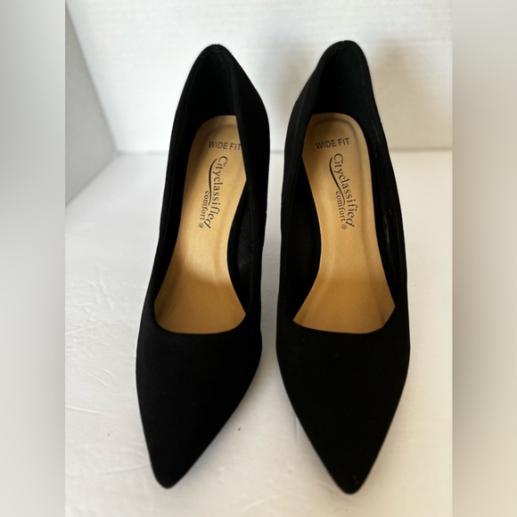 NWOT CITYCLASSIFIED BLACK WIDE 3” HEELS SZ 8 COMFY STYLISH AND FLATTERING. - Picture 2 of 7